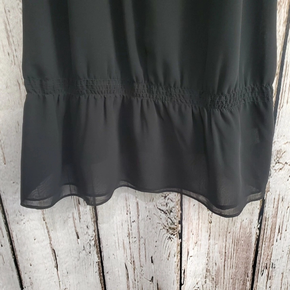 White‎ House Black Market Womens Small Yolk Neck Peplum Sleeveless Blouse EUC - Picture 3 of 6